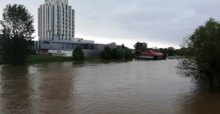 PONOVO SE ZATVARAJU KAFIĆI I RESTORANI? Oglasio se gradonačelnik, EVO DA LI ODLUKA STUPA NA SNAGU