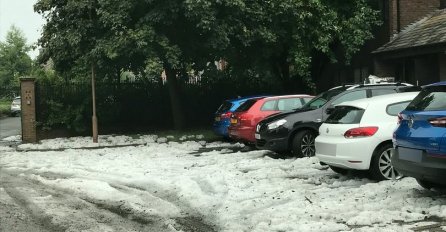 PAO SNIJEG USRED JUNA, SVE SE BIJELI: Čizme umjesto papuča, GRAĐANI OVO NE PAMTE (POGLEDAJTE SLIKE)