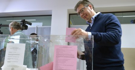 EVO ŠTA JE URADIO VUČIĆ ČIM SU ZATVORENA BIRAČKA MJESTA: Pogledajte šta se dešava (FOTO)