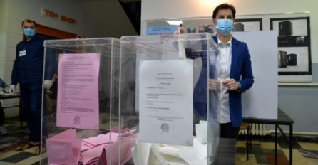 EVO DA LI ANA BRNABIĆ OSTAJE NA MJESTU PREMIJERA: Oglasila se i saopštila NAJNOVIJU VIJEST