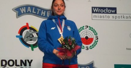 POZNATA SRPKINJA UMRLA POSLIJE POROĐAJA, UPRAVO STIGLA VIJEST: 20 dana bila u bolnici