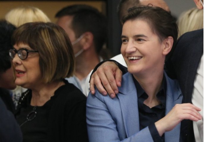 BRNABIĆKA CIJELU NOĆ GRLILA NJEGA, SLAVLJE NE PRESTAJE: Čekajte da vidite ko je u pitanju, HIT