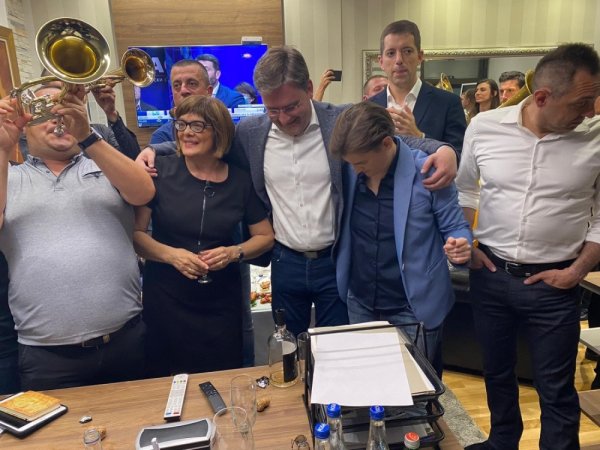 104958235-319880649043005-1848745017084609928-n-1000x0