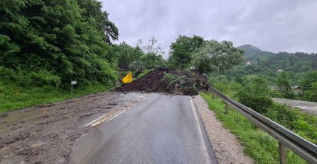 SAOBRAĆAJ U POTPUNOSTI OBUSTAVLJEN: Niko ne može proći! VOZAČI - NE IDITE OVIM PUTEM