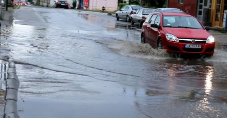 SVE JE UNIŠTENO I POPLIVALO, A SAD PRIJETI NOVA OPASNOST: Ovaj DIO DRŽAVE će pogoditi JOŠ JAČE NEVRIJEME