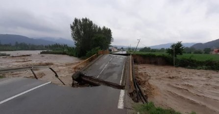 SRUŠENA TRI BETONSKA MOSTA, POPLAVA KAKVA SE NE PAMTI! Sve uništeno, mještani u suzama otkrili detalje