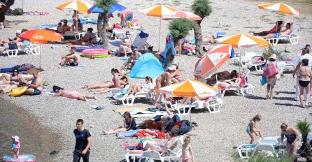 EVO KOLIKO KOŠTA SMJEŠTAJ U NEUMU: Saznajte i cijenu kafe, ležaljke, suncobrana...