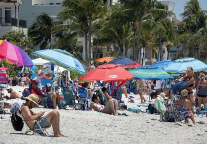 PLAŽE PUNE, KAO DA KORONA NE POSTOJI: Pogledajte slike koje su napravile HAOS, ANGELA MERKEL BIJESNA!