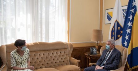 Džaferović i Uebber o EU putu BiH i godišnjici genocida u Srebrenici