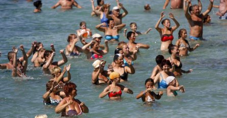 LOŠE VIJESTI IZ HRVATSKE ZA TURISTE IZ BiH: Zabranjen je prelazak granice AKO URADITE OVO