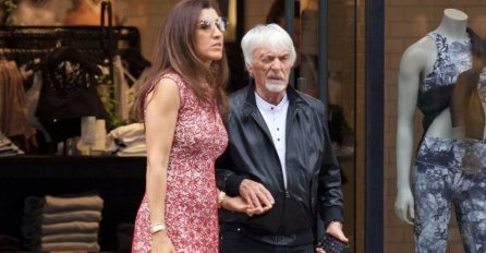 IMA 90 GODINA, A ONA MU JE RODILA SINA: Objavili su prvu zajedničku sliku sa bebom, JEDAN DETALJ SVIMA PARA OČI