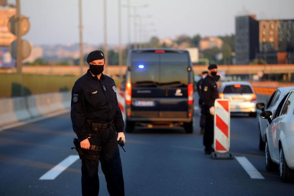 2206729-gazela-policijski-cas-ilustracije-foto-ana-paunkovic020-ls