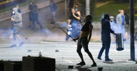 SINOĆ JE BIO NA PROTESTIMA U BEOGRADU, A JUTROS JE UMRO: Stigla tužna vijest, Srbija u suzama