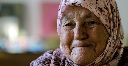 U genocidu izgubila sinove i muža: Hanifa Đogaz ostala sama u selu kod Potočara