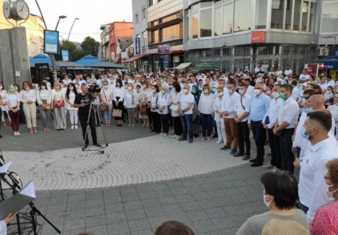 U Bugojnu protestna šetnja za nevino stradale Srebreničane