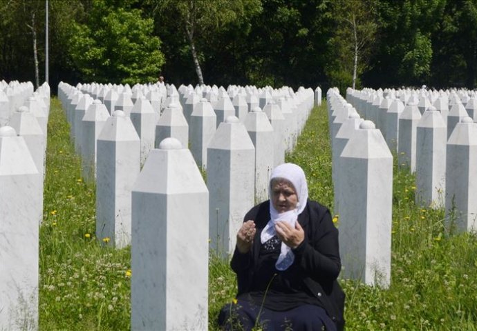 Bobar: U Srebrenicu pristigao jedan autobus i 1.484 automobila