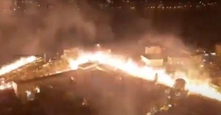 POŽAR KAKAV SE NE PAMTI, CRNI DIM SE NADVIO NAD GRADOM: Vatrogasci gase požar, jedan detalj RAZBJESNIO SVE