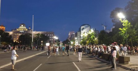 Mali broj građana ispred Narodne skupštine, manje i policije