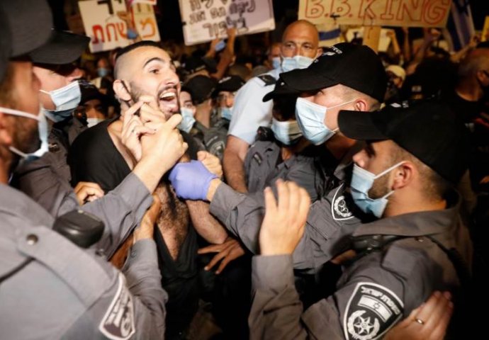 Hiljade Izraelaca protestuje ispred Netanyahuove rezidencije