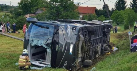 PREVRNUO SE AUTOBUS SA NAŠIM DRŽAVLJANIMA, IMA POVRIJEĐENIH: Sletio sa ceste, poznate prve informacije