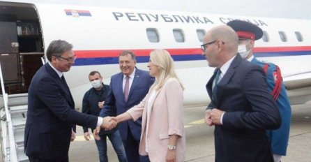 Vučić doputovao u Banju Luku, dočekali ga Cvijanović i Dodik
