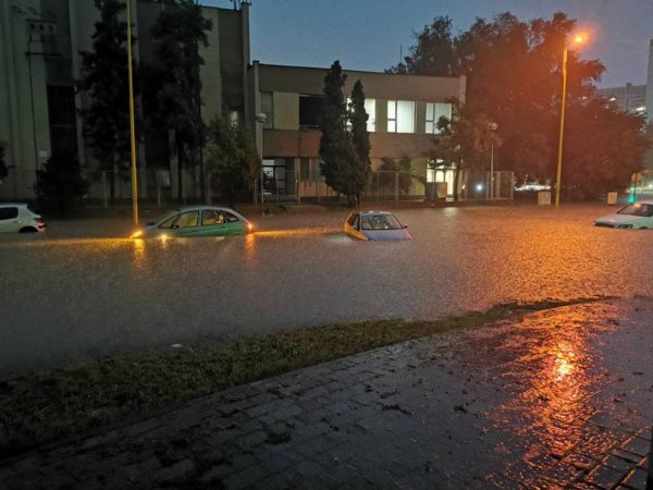 tuzla-nevrijeme-kisa-oluja-ulice-juli2020-facebook3