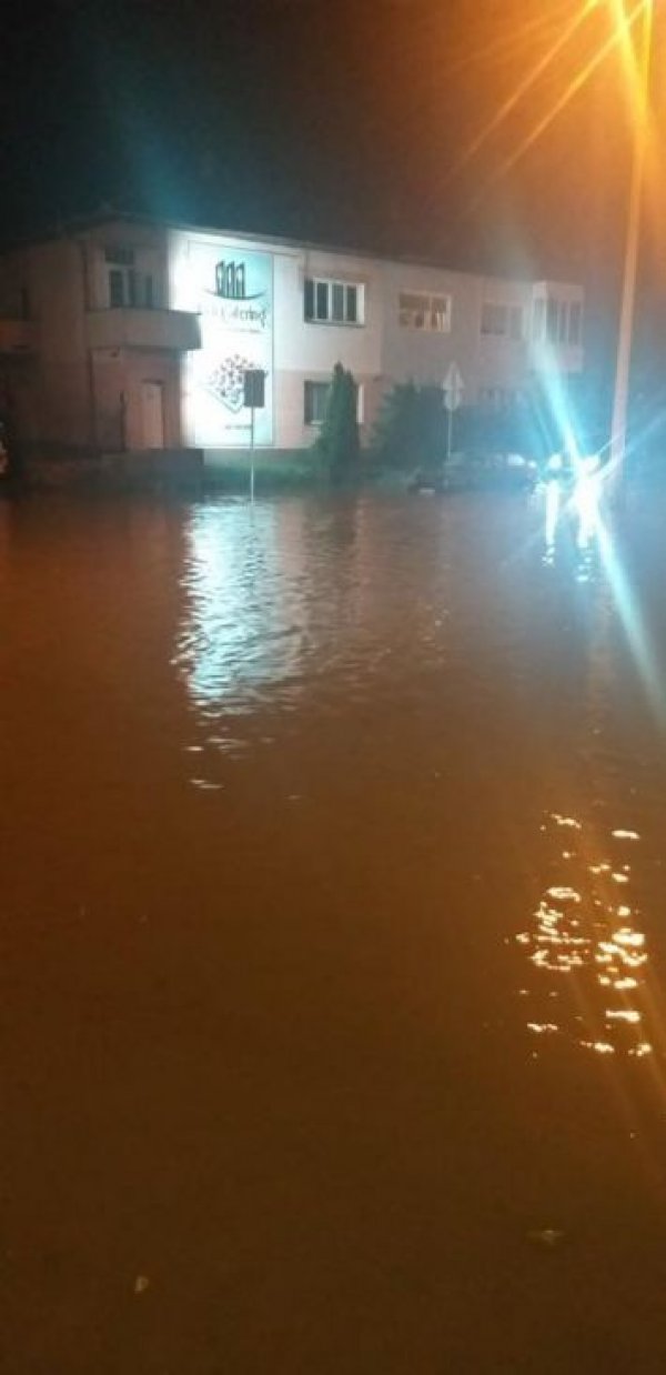tuzla-nevrijeme-kisa-oluja-ulice-juli2020-facebook4