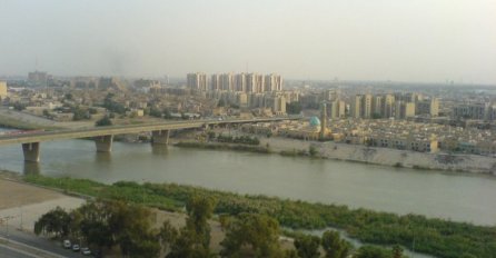 Rakete pogodile vojnu bazu južno od Bagdada, nema žrtava