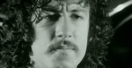 TRAGEDIJA, IZNENADA PREMINUO POZNATI PJEVAČ: Saopštena žalosna vijest