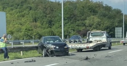 TEŠKA NESREĆA NA AUTOPUTU: Auto smrskano, UPRAVO STIGLE INFORMACIJE
