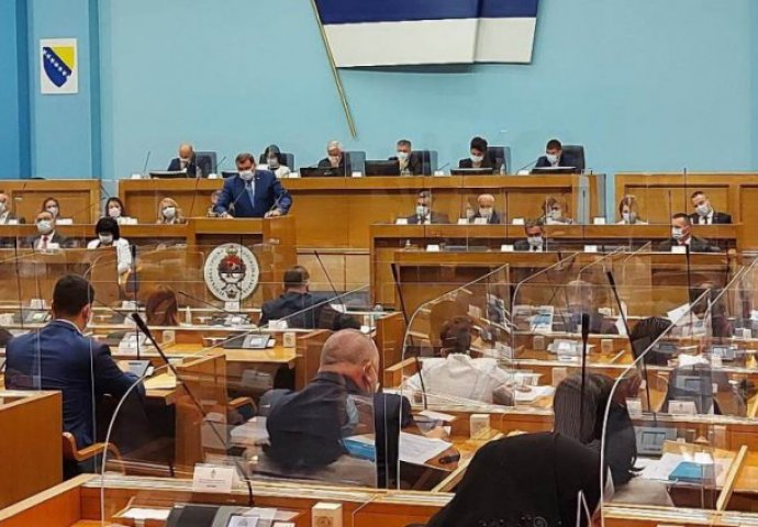PRENOSIMO/ Procurio tekst zakona: Do 15 godina zatvora za nazivanje RS “genocidnom”