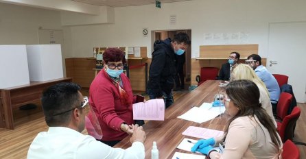 ANKETA: Treba li odgoditi Izbore zbog povećanog broja zaraženih koronavirusom?