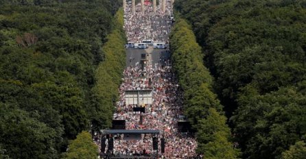 U Berlinu protesti, više od 15.000 ljudi na ulici: Traže samo jedno