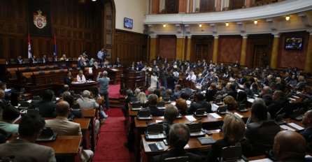 VLADA SRBIJE HITNO DONIJELA NOVU ODLUKU: Zbog porasta ZARAŽENIH, MORALI SU OVO URADITI