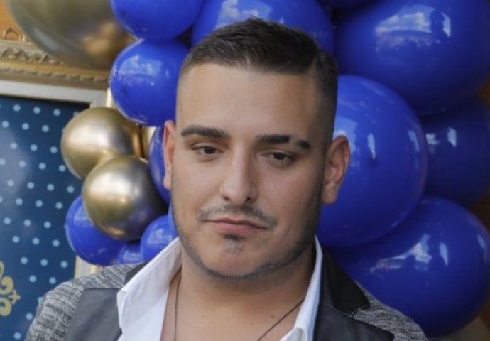 OVO JE MLAĐI BRAT DARKA LAZIĆA, DOŽIVIO JE SAOBRAĆAJNU NESREĆU: Objavljena njegova slika, ISTI SU (FOTO)