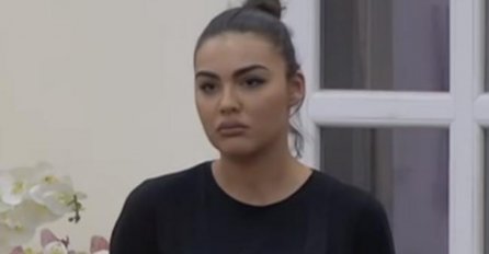 Sjećate se prirodne ljepotice Elenore Miljković? SAD JE KOPIJA ANE KORAĆ: Sva od silikona, MORATE VIDJETI KAKO IZGLEDA (FOTO)