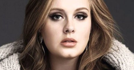 BEZ ŠMINKE: Ovako izgleda Adel sa 50kg manje i u uskoj odjeći