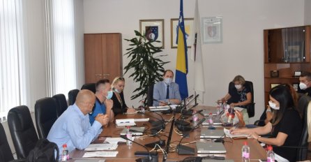 U okviru borbe protiv COVID-19 preporuke kriznih štabova definirati kao naredbe