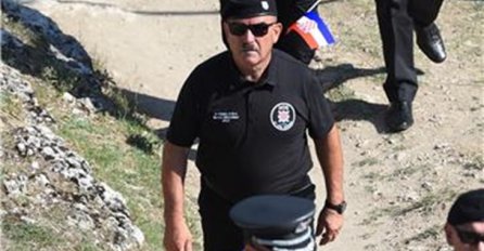 HOS-ovce policija nije pustila na kninski trg, pušteni nakon svečanosti