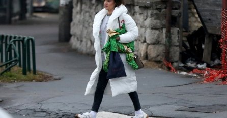 IZMUČENA, MALAKSALA, TEMPERATURA RASTE, SRPSKA PJEVAČICA ZAVRŠILA U URGENTNOM: Slavica preživljava pakao 