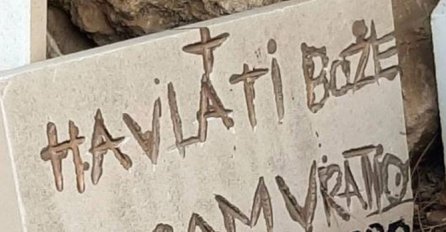 NATPIS NA SPOMENIKU ZBOG KOJEG SU LJUDI PALI OD SMIJEHA: A kad su prišli bliže OZBILJNO SE ZABRINULI, EVO ŠTA PIŠE