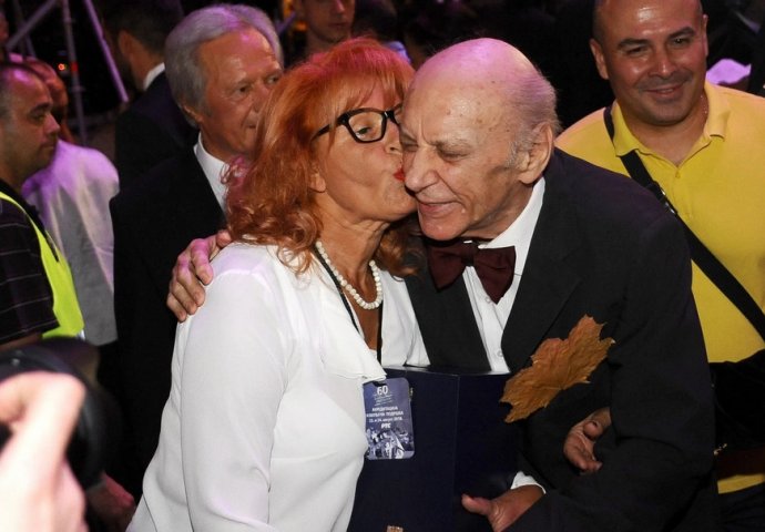 Tozovac poslije 40 godina ljubavi s Mimom STAO NA LUDI KAMEN: Ovako je shvatio da je ONA PRAVA, 1.DETALJ će vas raznježiti