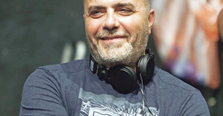 NIKOLA KOJO OŽENIO 12 GODINA MLAĐU MANEKENKU, PRAVA BOMBETINA: Oči će vam stati kad vidite ZGODNU PLAVUŠU (FOTO)