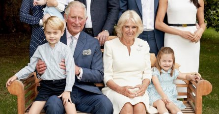 SLIKA KRALJEVSKE PORODICE NASTALA 2018. KRIJE TUŽAN DETALJ: Niko ga prije nije vidio, a danas je otkriveno! EVO O ČEMU SE RADI