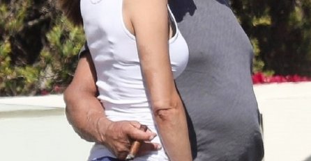 TOLIKO SE OPUSTIO: Popularni glumc osijedio i pustio stomak, a njegova žena izgleda fantastično TEK KADA VIDITE KĆERKE NEĆE VAM BITI DOBRO 