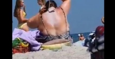 OVA ŽENA NA PLAŽI JE DANAS HIT! NEMA KO NIJE GLEDAO U NJU: Pred svima OVO IZVADILA i krenula je akcija! (VIDEO)