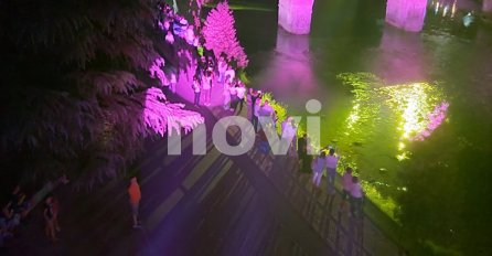 SA VRHA ĆUPRIJE POSLANA PORUKA SVIMA KOJI NISU BILI UZ KONJIC U TEŠKIM VREMENIMA: "Zagrli ovaj grad" (VIDEO)