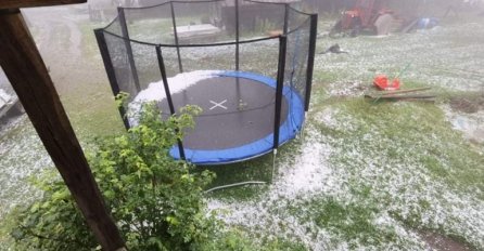 NE NAPUŠTAJTE KUĆE, DANAS JE NAJGORI DAN, TUTNJI SNAŽNO NEVRIJEME: Ovim dijelovima zemlje prijeti POTOP, SLJEDEĆI NA UDARU! 