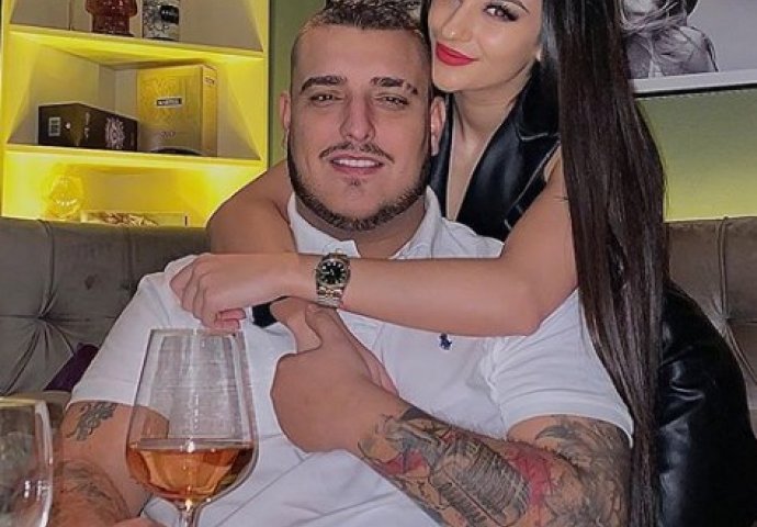 ONI NA ESTRADI VODE ELITNI ŽIVOT, A NEMAJU ZA KIFLE! DARKO JE DUŽAN 400.000 EURA! Čekajte da čujete koliko su "BOGATI" ostali pjevači!