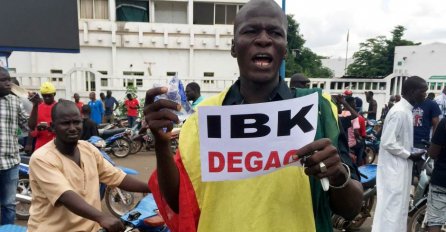 Vojni udar u Maliju, uhapšeni predsjednik i premijer